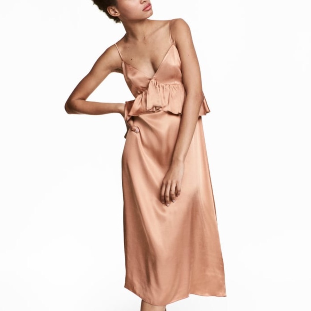 H&M V-NECK SATIN RUFFLE FRONT DRESS